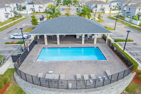 809 SE 16th Ct, Homestead FL 33034