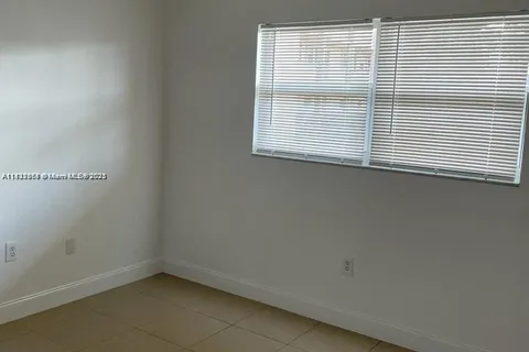 8325 Sunrise Lakes Blvd # 104, Sunrise FL 33322