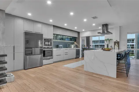 3051 NE 47th Ct # 207, Fort Lauderdale FL 33308