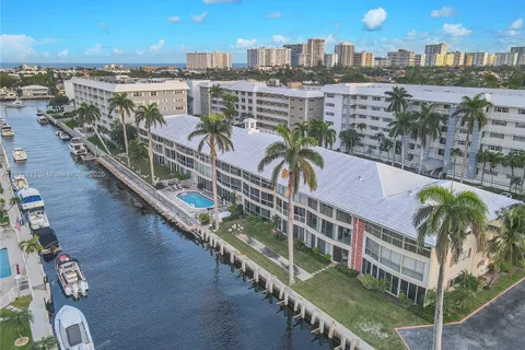 3051 NE 47th Ct # 207, Fort Lauderdale FL 33308
