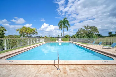 5820 Australian Pine Dr, Tamarac FL 33319