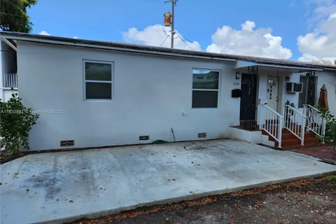 2174 SW 26th St # 2174, Miami FL 33133