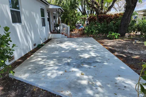 2174 SW 26th St # 2174, Miami FL 33133