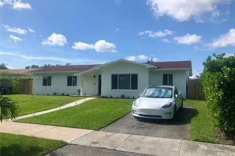 9710 SW 185th Ter, Cutler Bay FL 33157