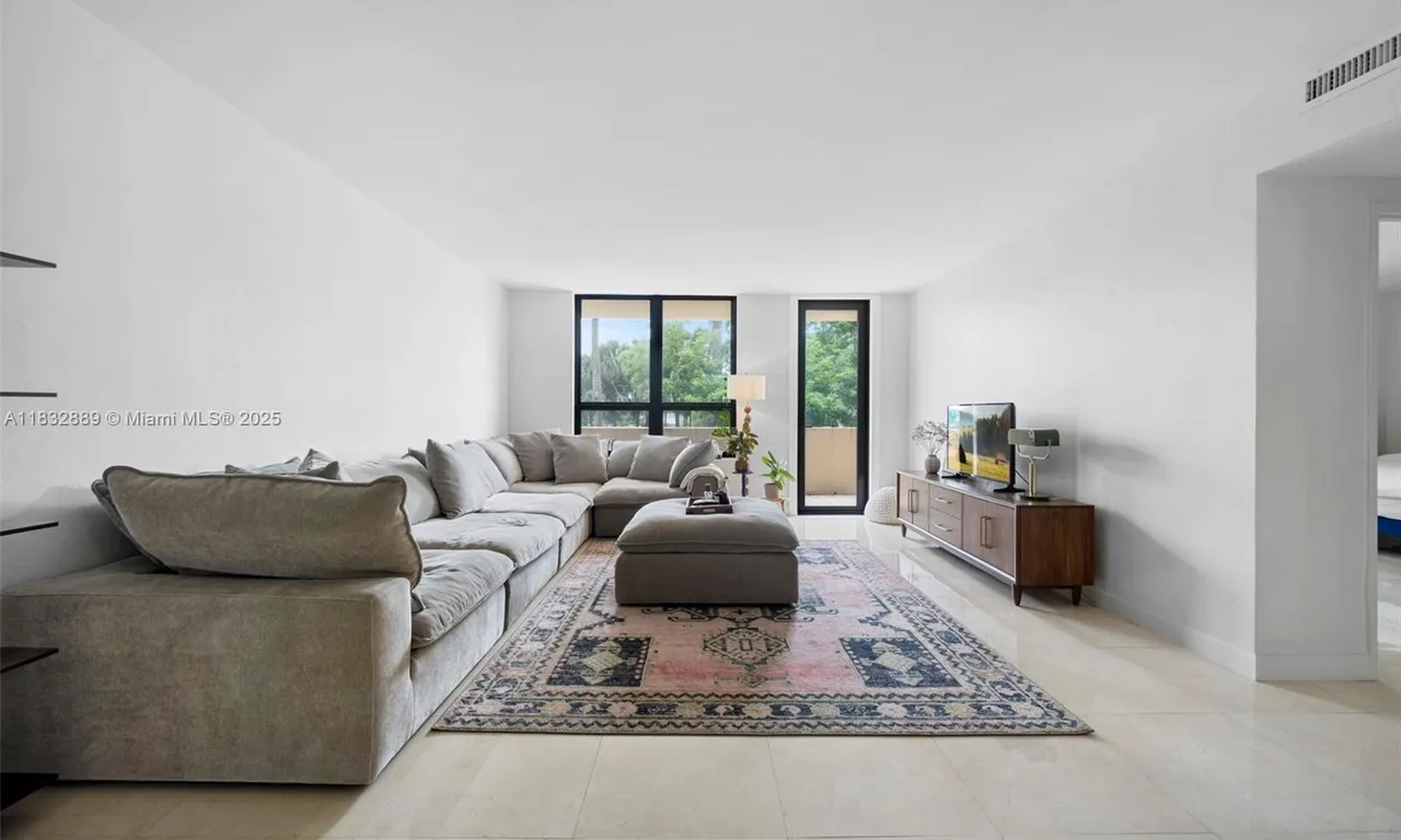 10185 Collins Ave # 306, Bal Harbour FL 33154