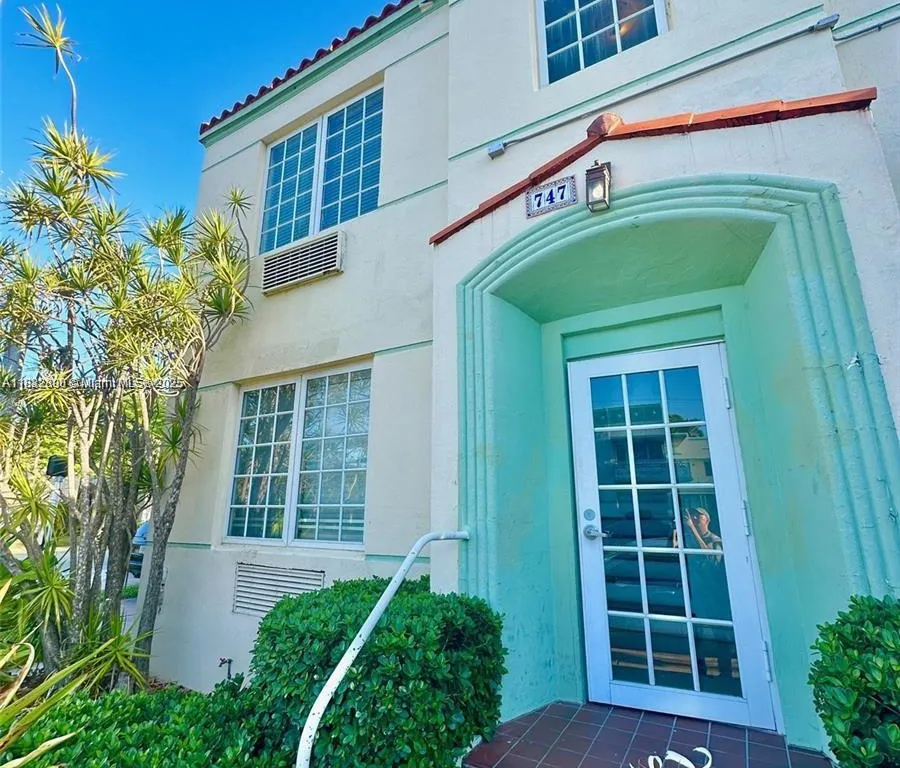 741 15th St # 3, Miami Beach FL 33139