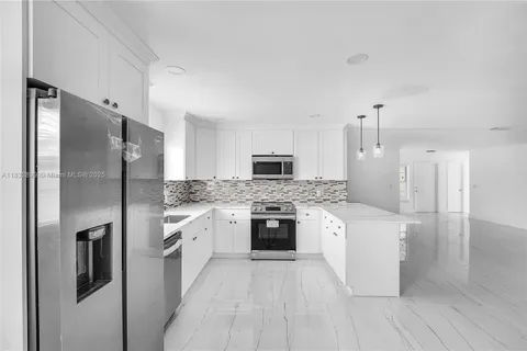 9242 SW 18th Rd, Boca Raton FL 33428