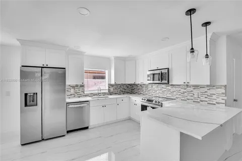 9242 SW 18th Rd, Boca Raton FL 33428
