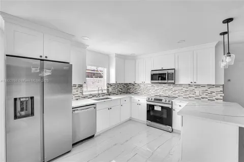 9242 SW 18th Rd, Boca Raton FL 33428