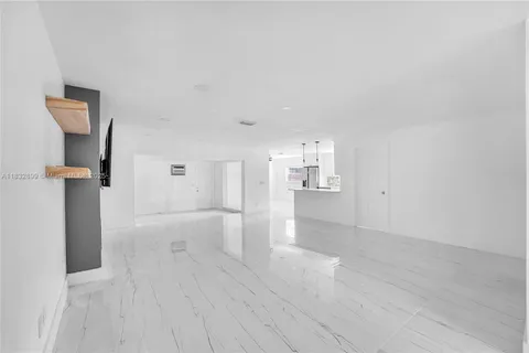 9242 SW 18th Rd, Boca Raton FL 33428