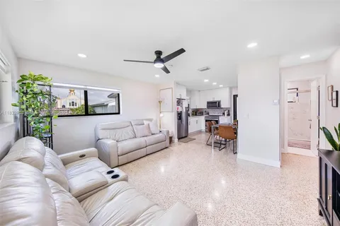 30 NW 56th Ct # 32, Miami FL 33126