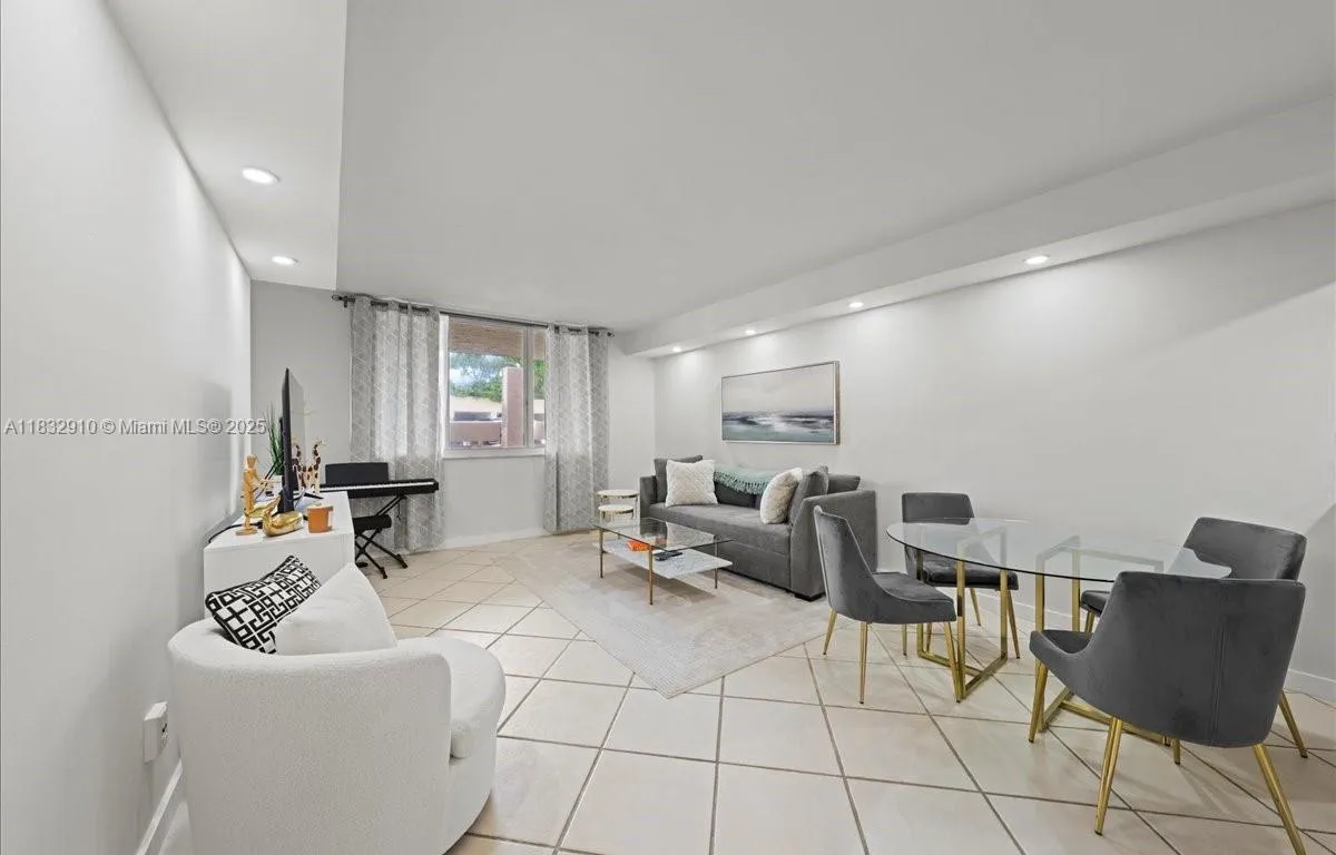 540 Brickell Key Dr # 412, Miami FL 33131