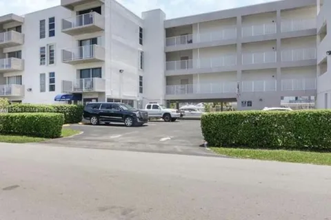 3716 NE 168th St # 303, North Miami Beach FL 33160