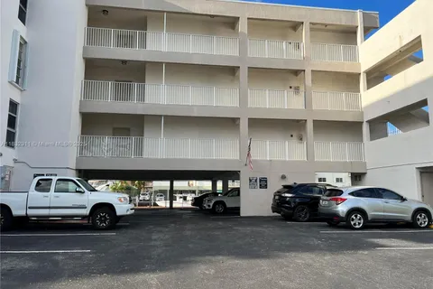 3716 NE 168th St # 303, North Miami Beach FL 33160
