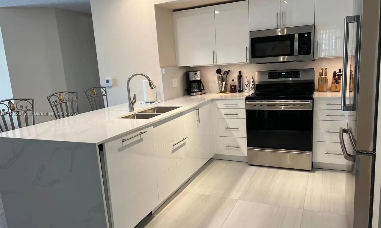 19901 E Country Club Dr # 2202, Aventura FL 33180