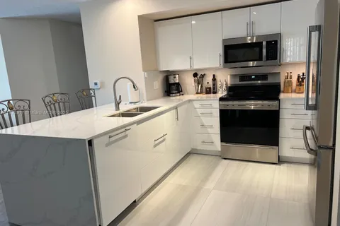 19901 E Country Club Dr # 2202, Aventura FL 33180