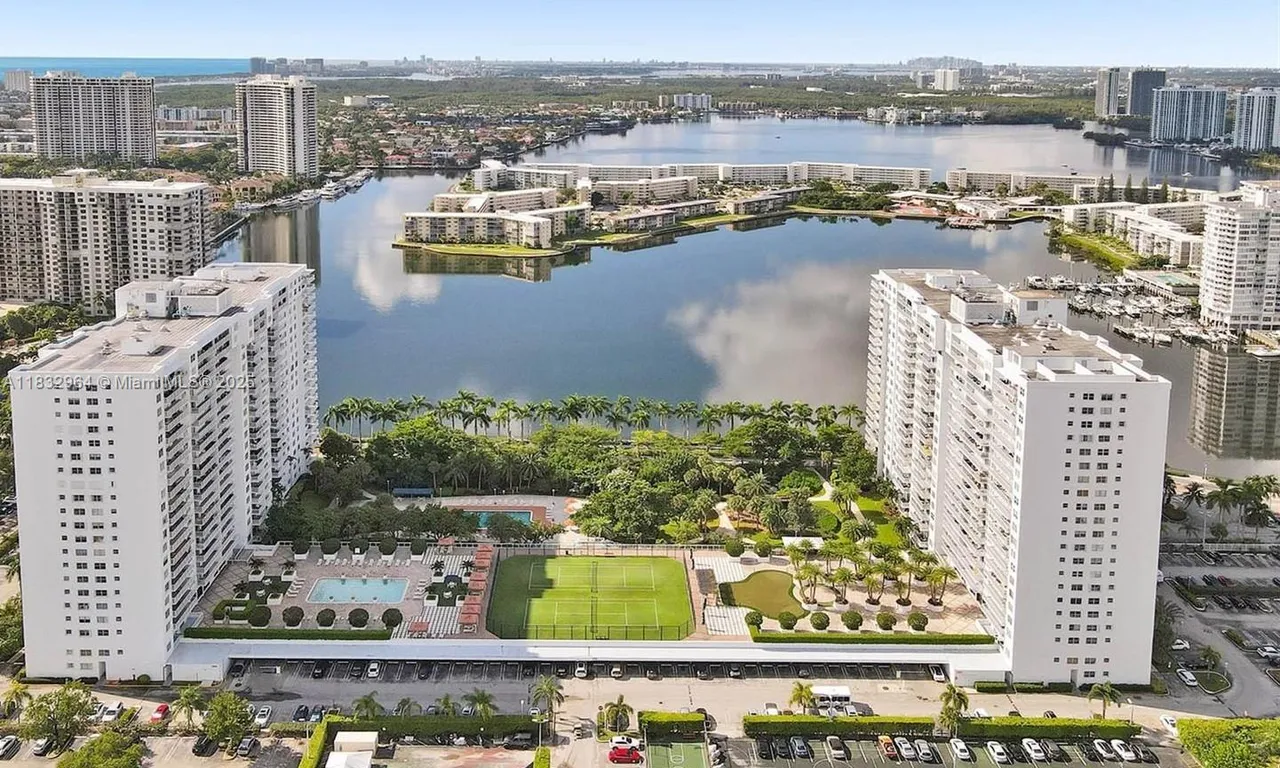 2801 NE 183rd St # 2009W, Aventura FL 33160