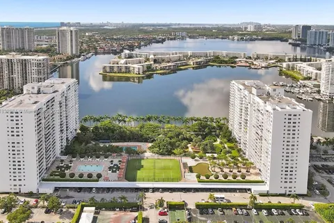 2801 NE 183rd St # 2009W, Aventura FL 33160