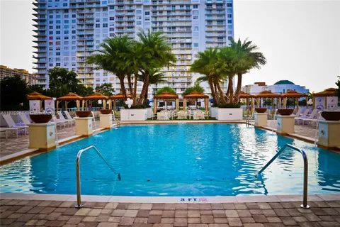 2801 NE 183rd St # 2009W, Aventura FL 33160