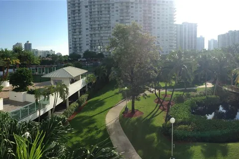 2801 NE 183rd St # 2009W, Aventura FL 33160