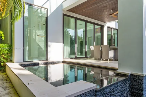 124 Park Dr, Bal Harbour FL 33154