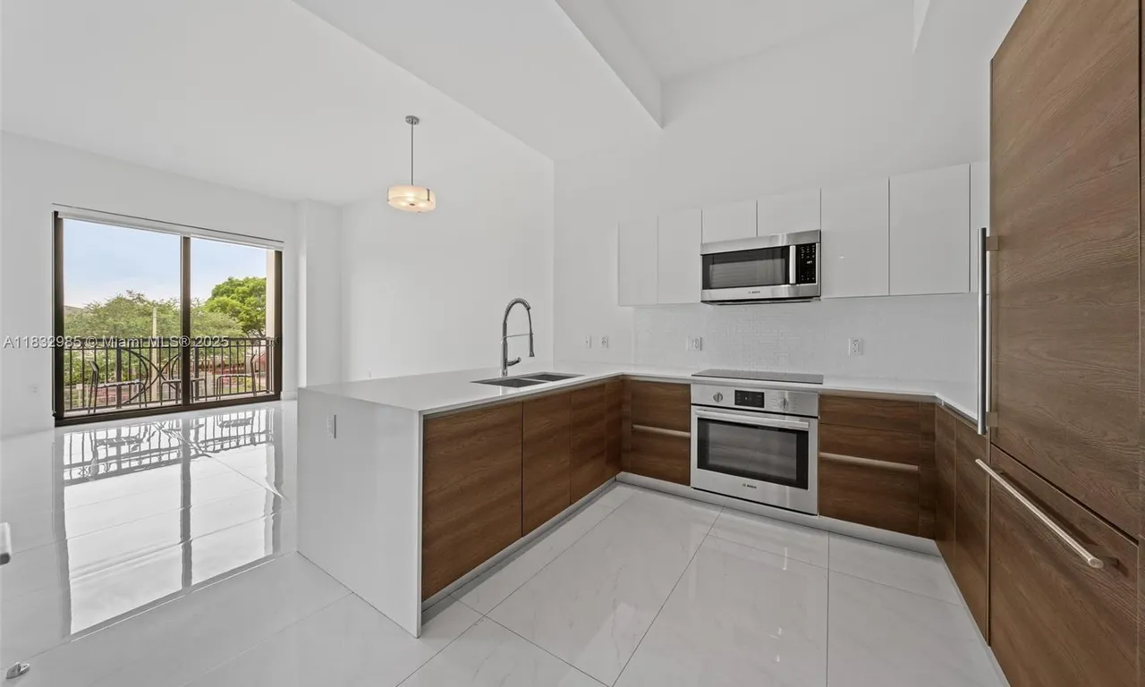 301 Altara Ave # 213, Coral Gables FL 33146