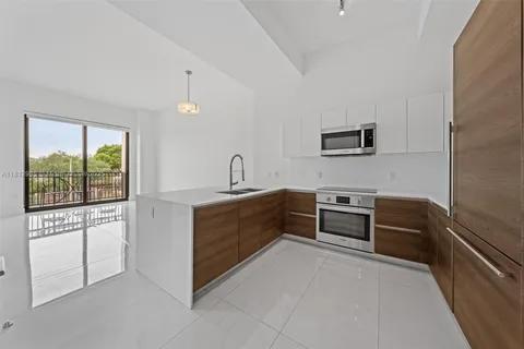 301 Altara Ave # 213, Coral Gables FL 33146