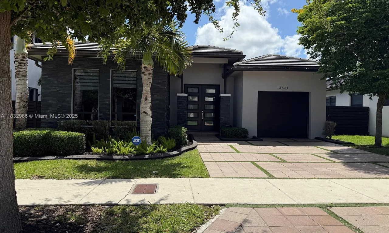 13651 SW 158th Pl, Miami FL 33196