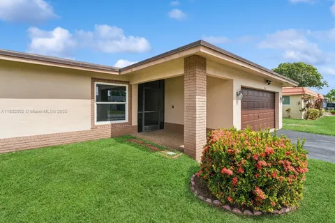 8107 NW 73rd Ter, Tamarac FL 33321