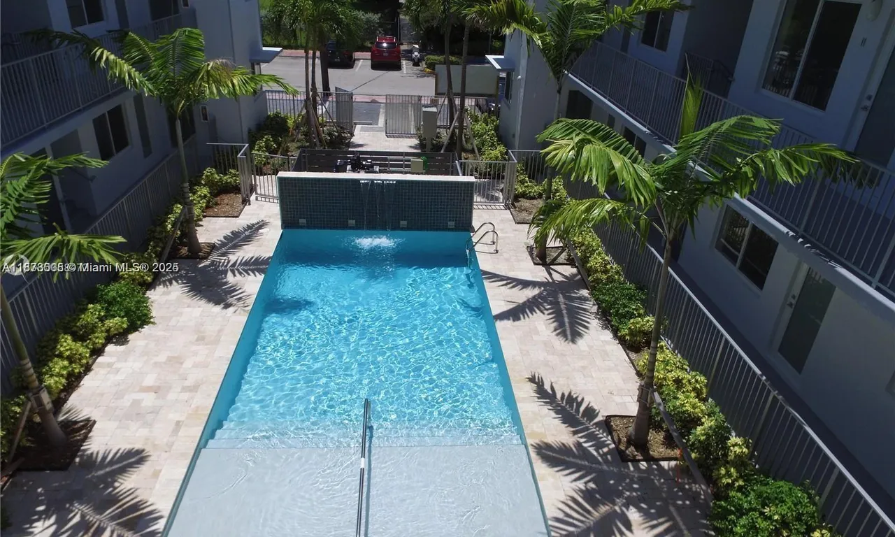 315 S Shore Dr # 2, Miami Beach FL 33141