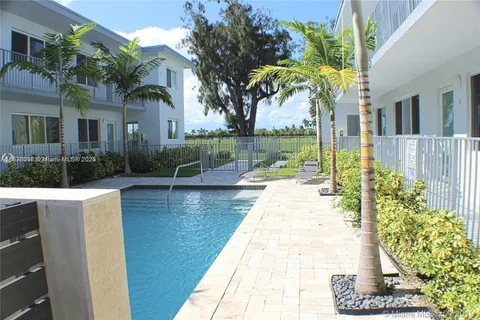 315 S Shore Dr # 2, Miami Beach FL 33141