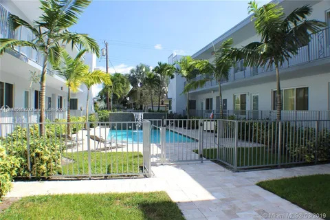 315 S Shore Dr # 2, Miami Beach FL 33141