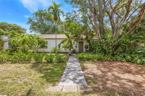 1464 NE 133rd Rd, North Miami FL 33161