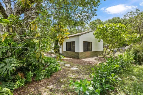 1464 NE 133rd Rd, North Miami FL 33161