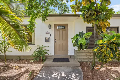 1464 NE 133rd Rd, North Miami FL 33161