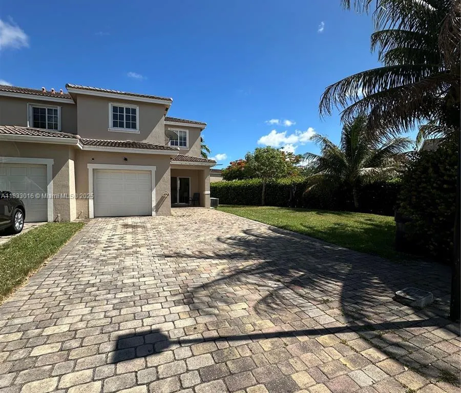 14321 SW 276th St, Homestead FL 33032