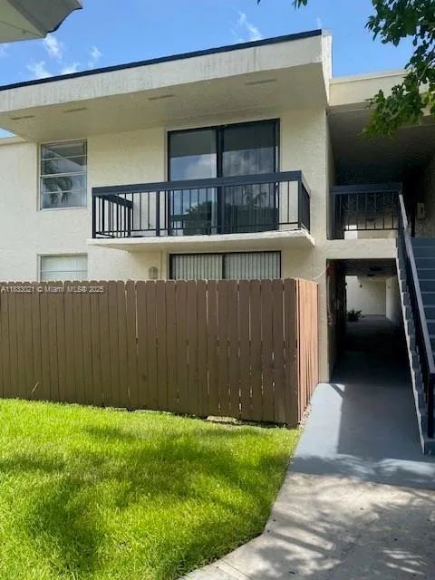 8309 SW 142nd Ave # H207, Miami FL 33183
