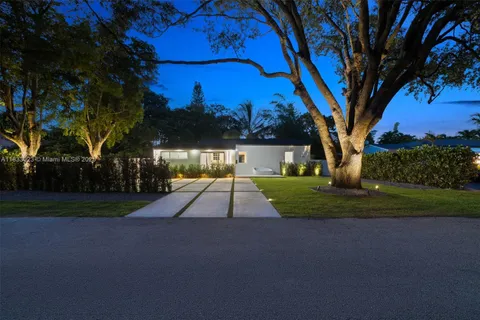 1003 NE 115 st, Biscayne Park FL 33161