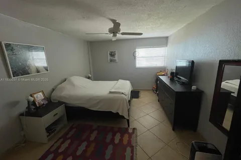 600 NE 25th St # 62, Miami FL 33137