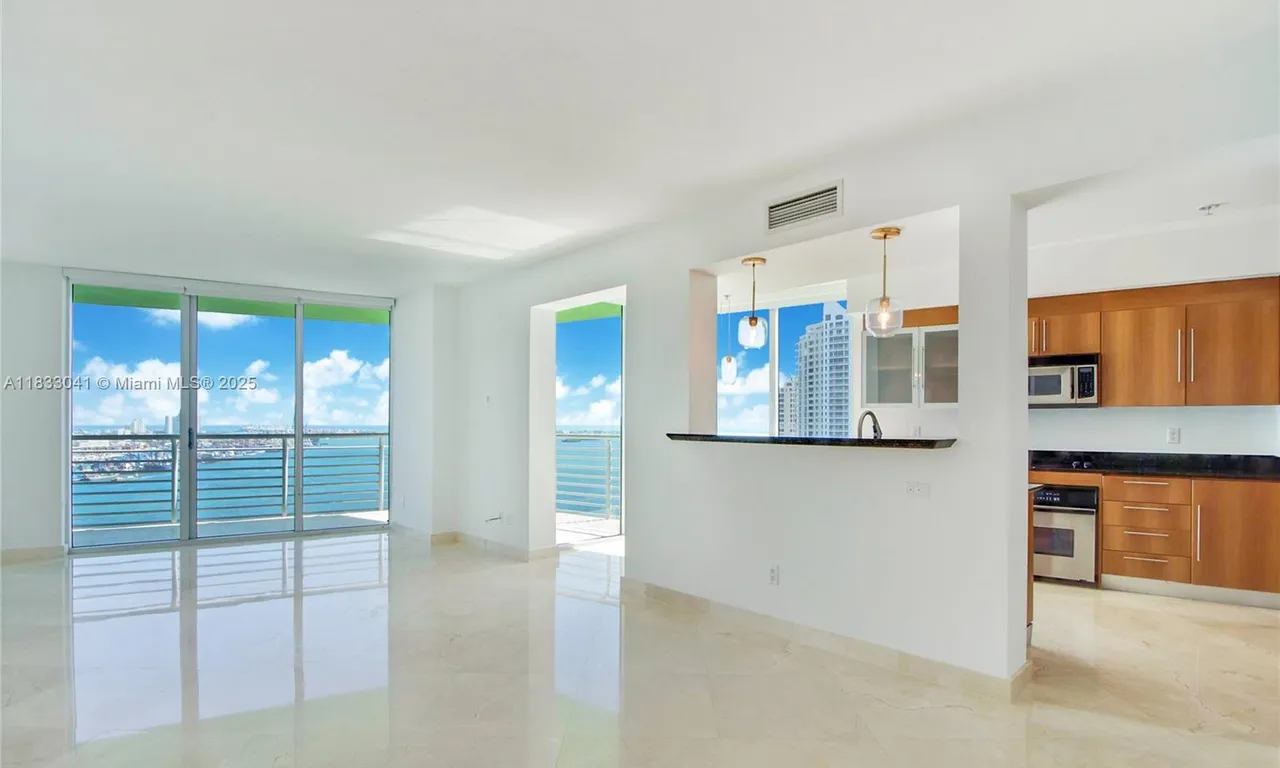335 S Biscayne Blvd # 3309, Miami FL 33131