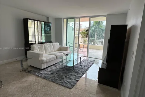 99 SE Mizner Blvd # 313, Boca Raton FL 33432