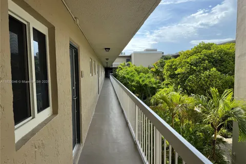 7915 Camino Real # 302, Miami FL 33143