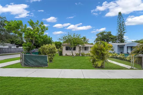 2447 Harding St, Hollywood FL 33020