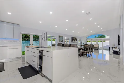 344 SW 191st Ave, Pembroke Pines FL 33029