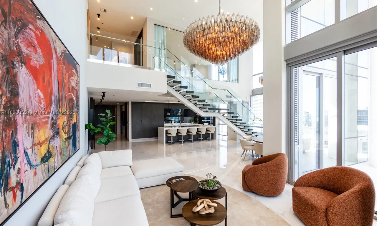 851 NE 1st Ave # 4611, Miami FL 33132