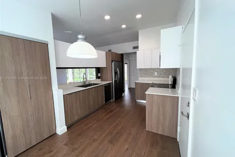 10201 NW 56th St, Doral FL 33178