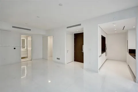 300 Biscayne Boulevard Way # 505C, Miami FL 33131