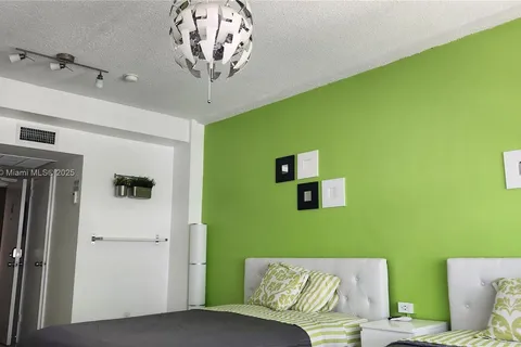 6345 Collins Ave # 631, Miami Beach FL 33141