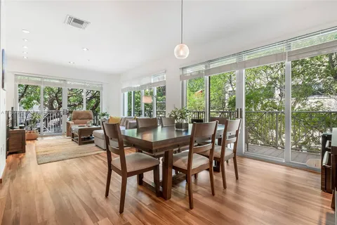 3333 Rice St # 203, Miami FL 33133