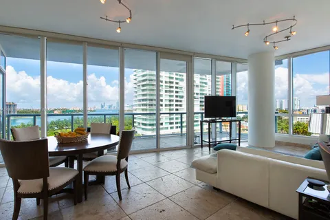100 S Pointe Dr # 801, Miami Beach FL 33139